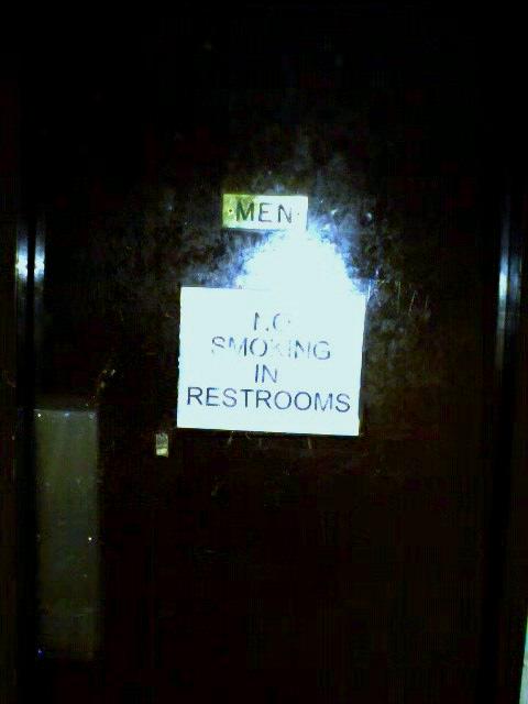 NO SMOKEING ,YEAH RIGHT!!!